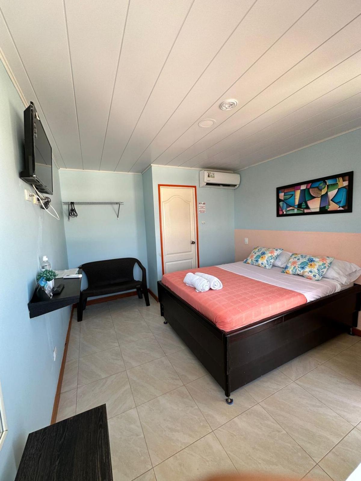 Victoria'S Gennie Bay Village Hostal San Andrés 外观 照片