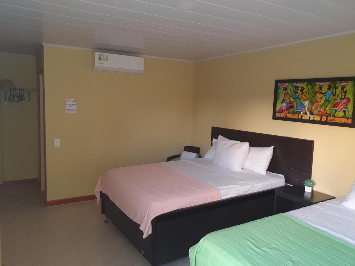 Victoria'S Gennie Bay Village Hostal San Andrés 外观 照片