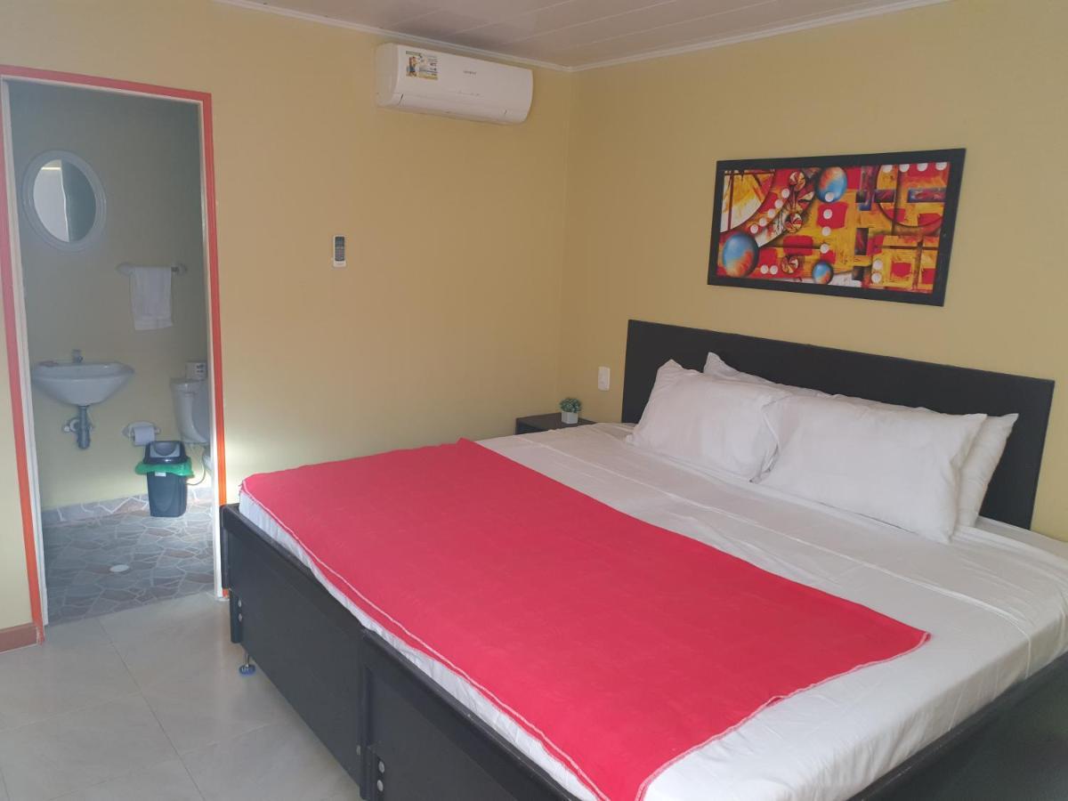 Victoria'S Gennie Bay Village Hostal San Andrés 外观 照片