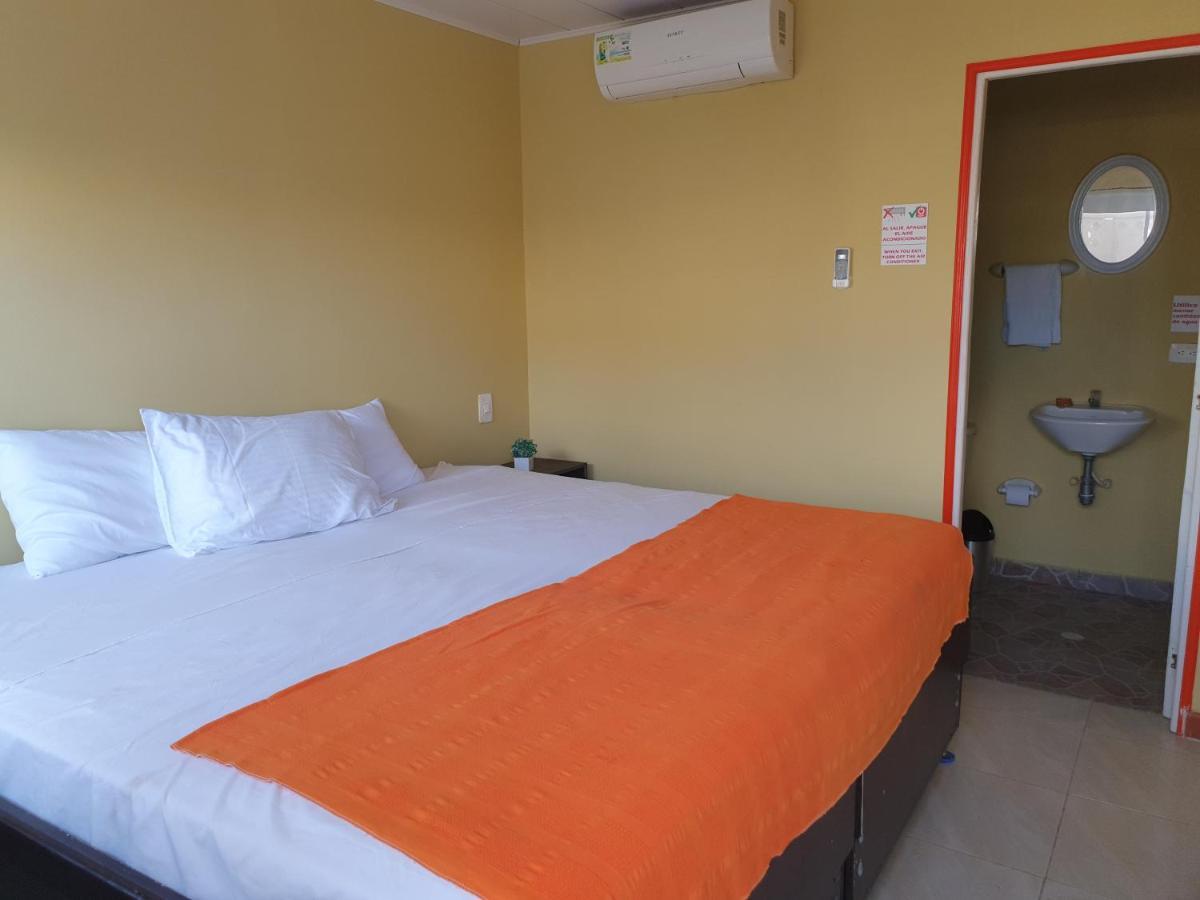 Victoria'S Gennie Bay Village Hostal San Andrés 外观 照片