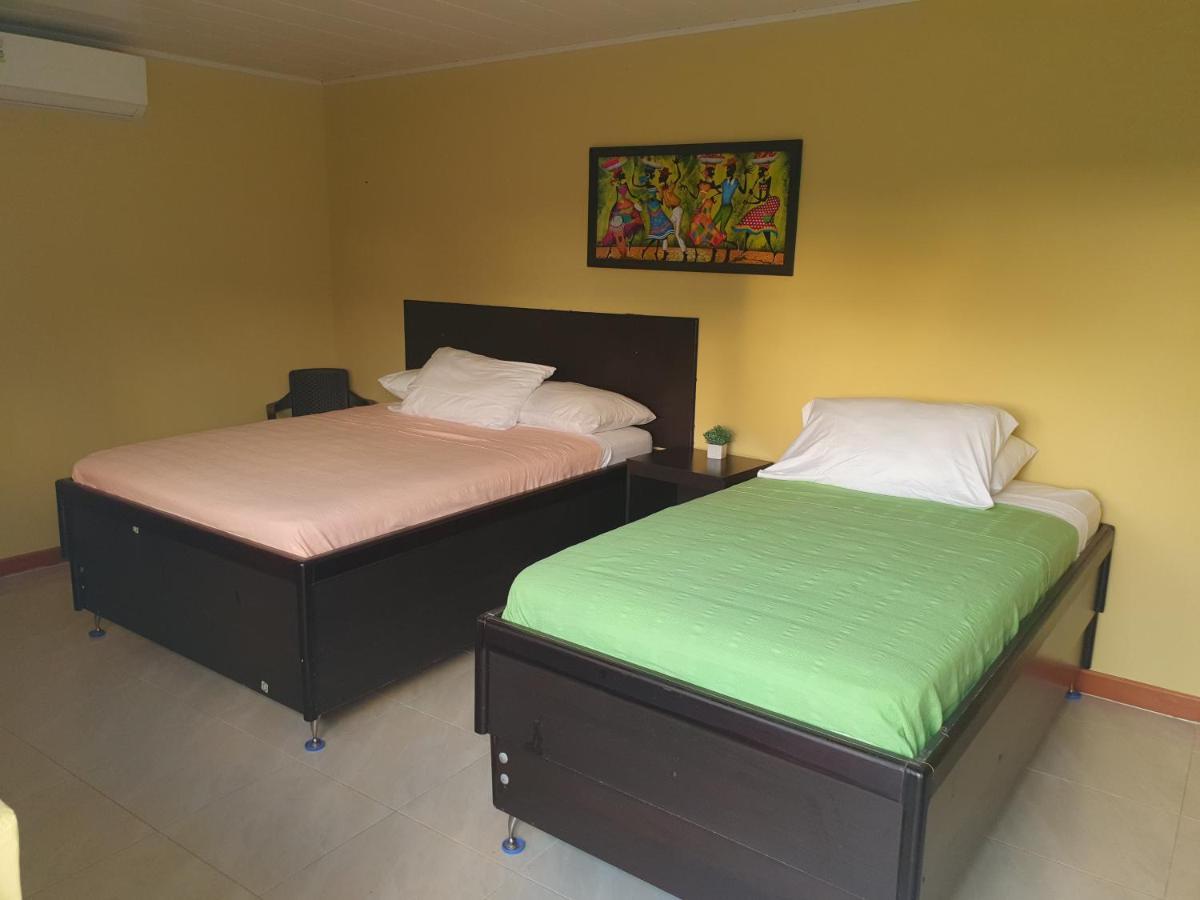 Victoria'S Gennie Bay Village Hostal San Andrés 外观 照片