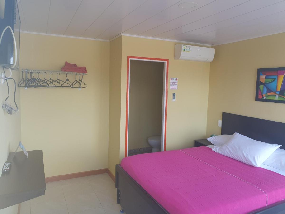 Victoria'S Gennie Bay Village Hostal San Andrés 外观 照片