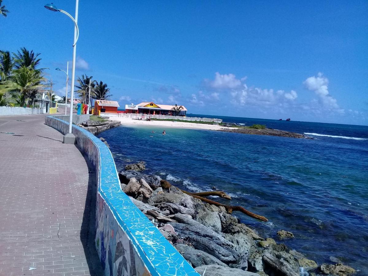 Victoria'S Gennie Bay Village Hostal San Andrés 外观 照片